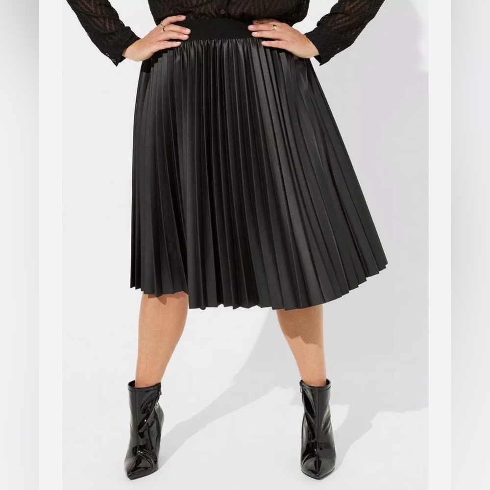 Torrid Black A-Line Pleated Faux Leather Skirt, 0